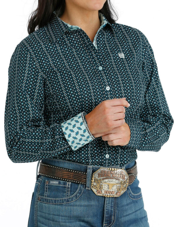 Cinch Women's Long Sleeve Geo Print Button Down Shirt - MSW9165044