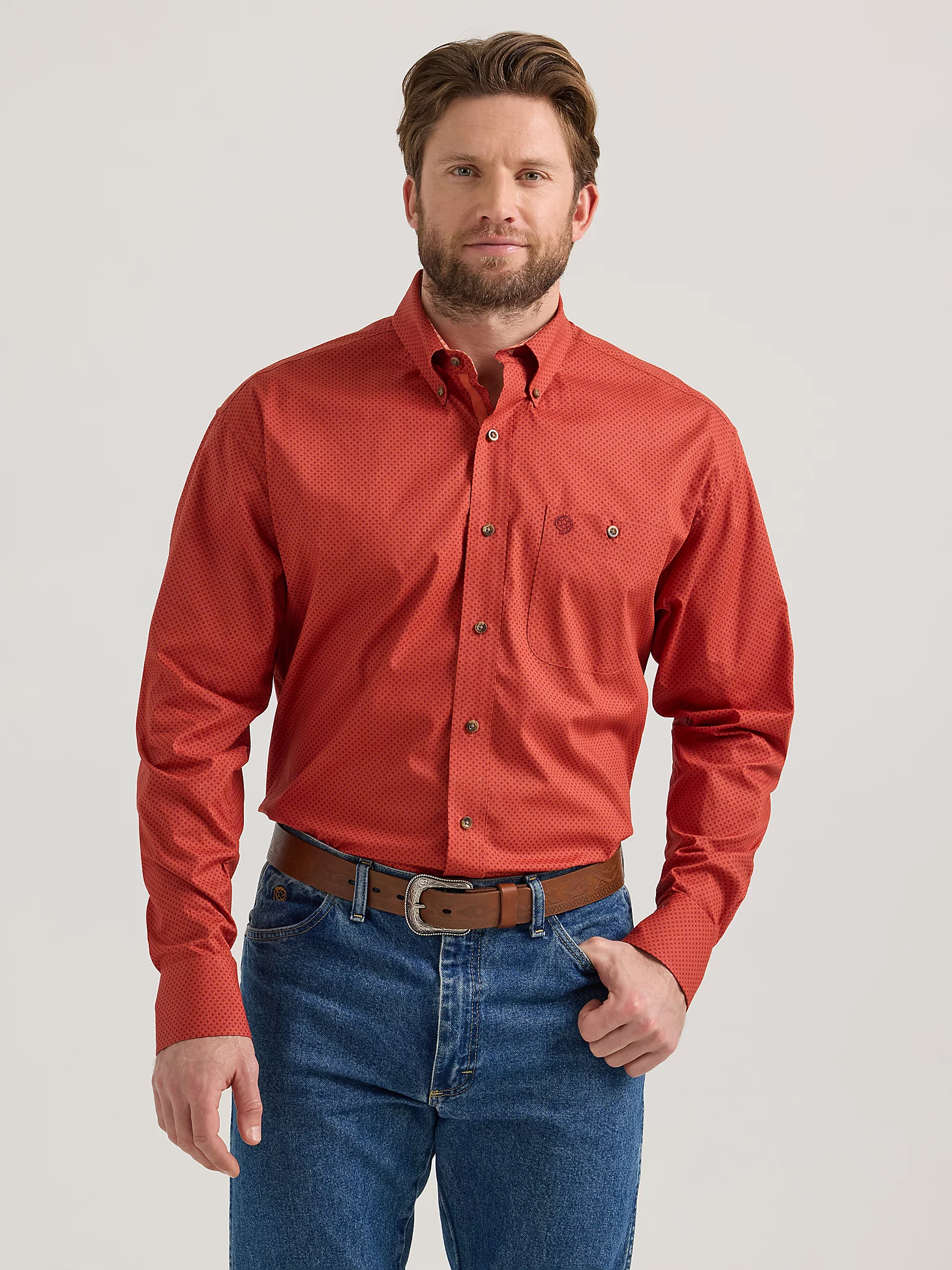 WRANGLER® GEORGE STRAIT™ LONG SLEEVE BUTTON DOWN ONE POCKET SHIRT