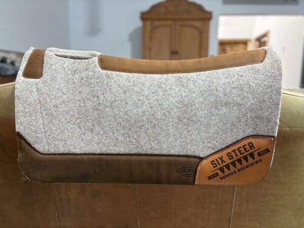 Trophy saddle pad with leather patch