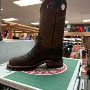 Ladies round toe cowboy boots