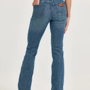 Bailey high rise boot cut wrangler