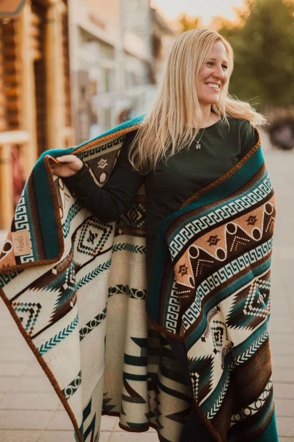 Circles Aztek Alpaca Throw