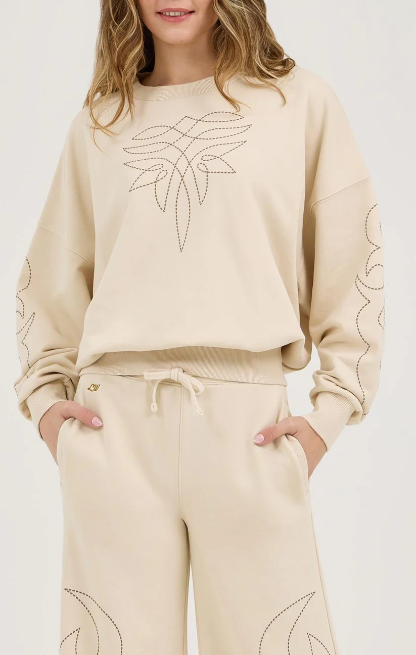 Lainey wilson sweat suit