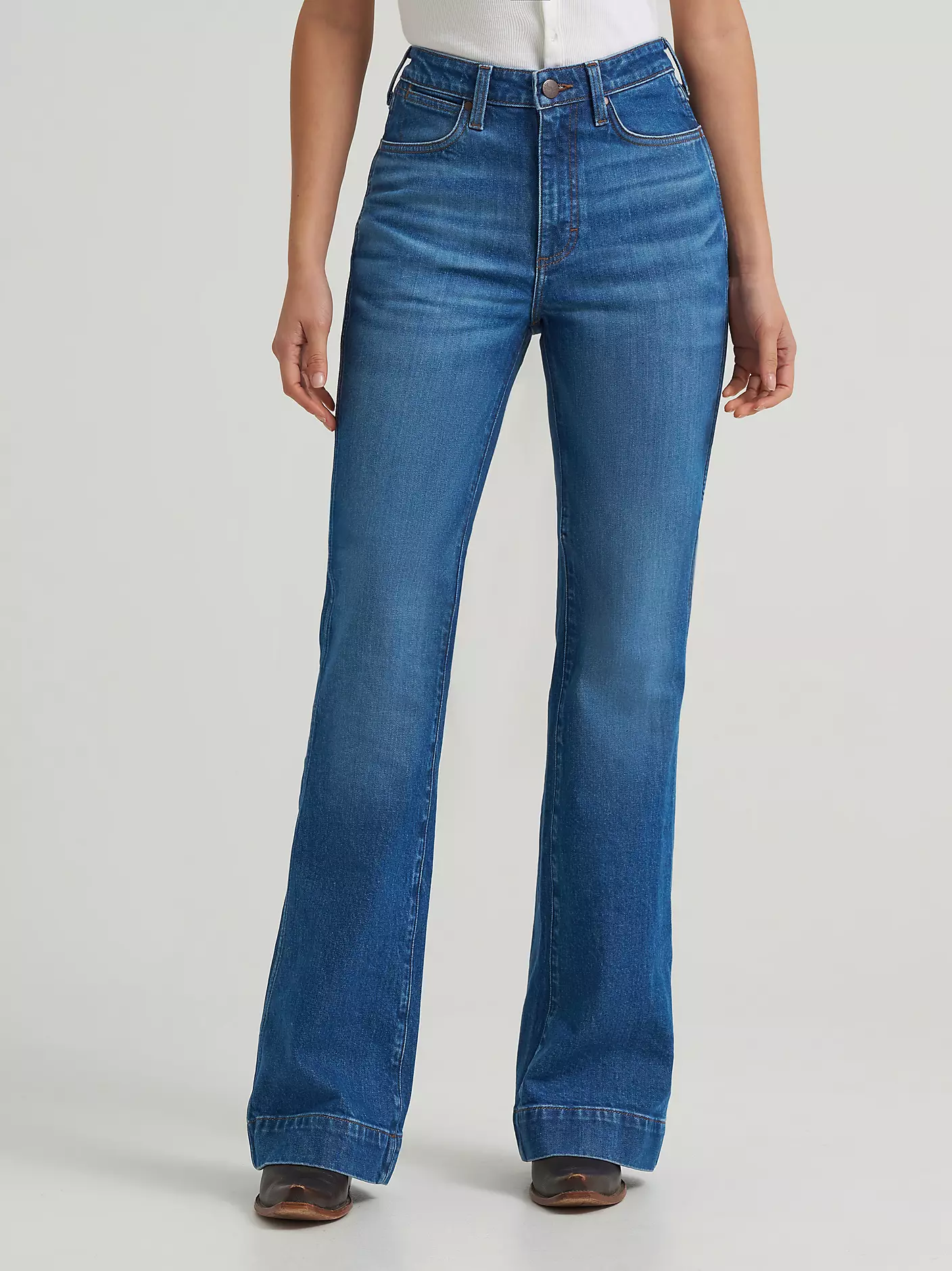 Women's Wrangler Retro® Bailey High Rise Trouser Jean in Mina - 112379395 - Image 3