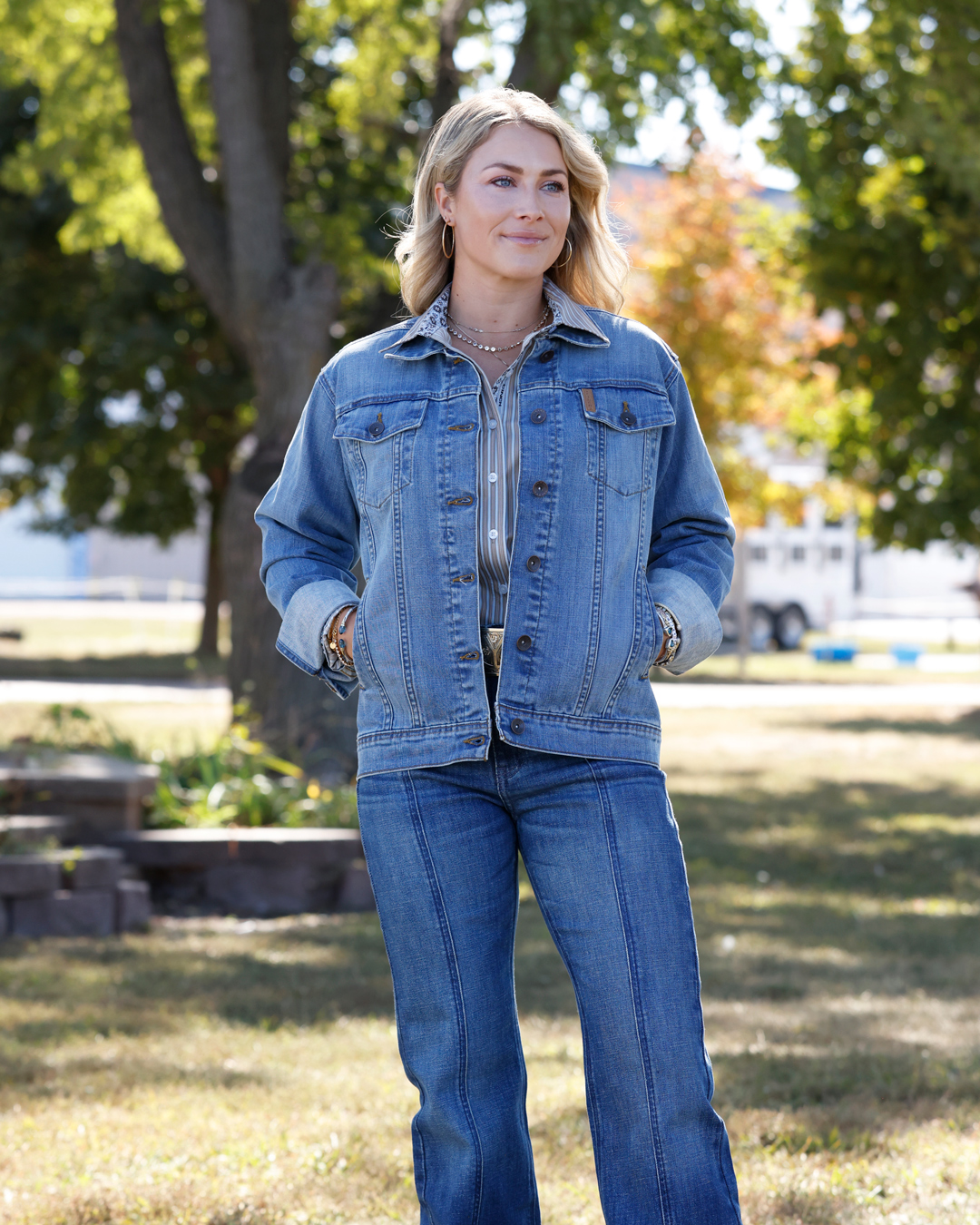 Ladies denim trucker jacket